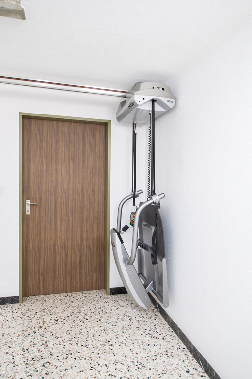 Deckensitzlift Högg