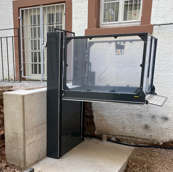 Hebebühne beim Schloss Dagstuhl in Wadern 